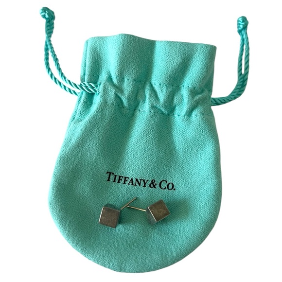 Tiffany & Co • Sterling Silver Solid Box Cube Stud Earrings 8gr - Picture 2 of 9